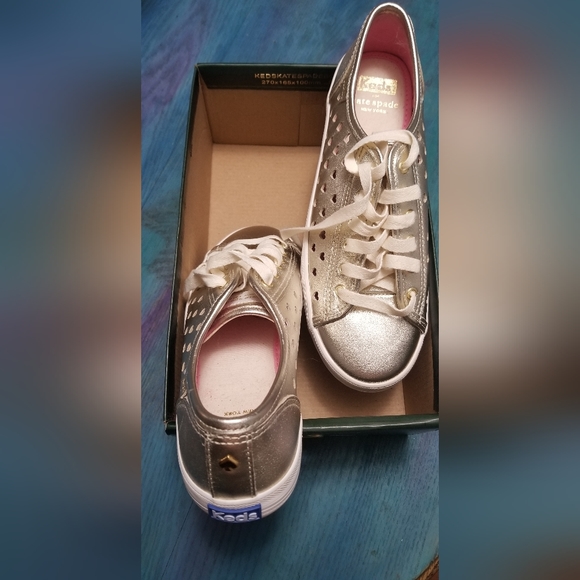 Kate Spade New York Gold Keds Sneakers Hearts brand new unworn - Picture 5 of 6